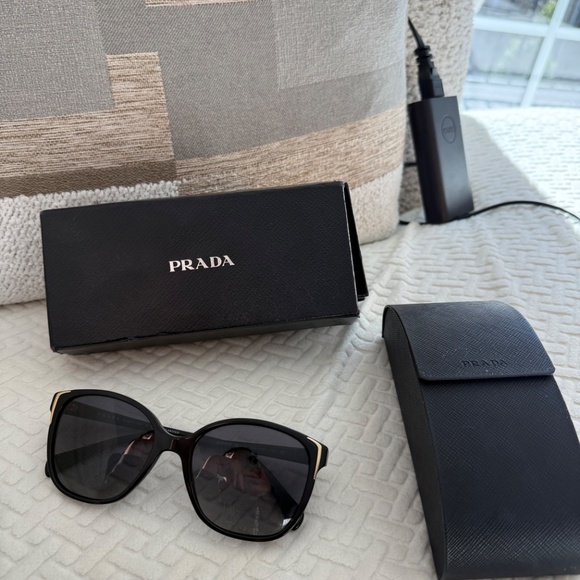 Prada polarized sunglasses - Picture 3 of 6